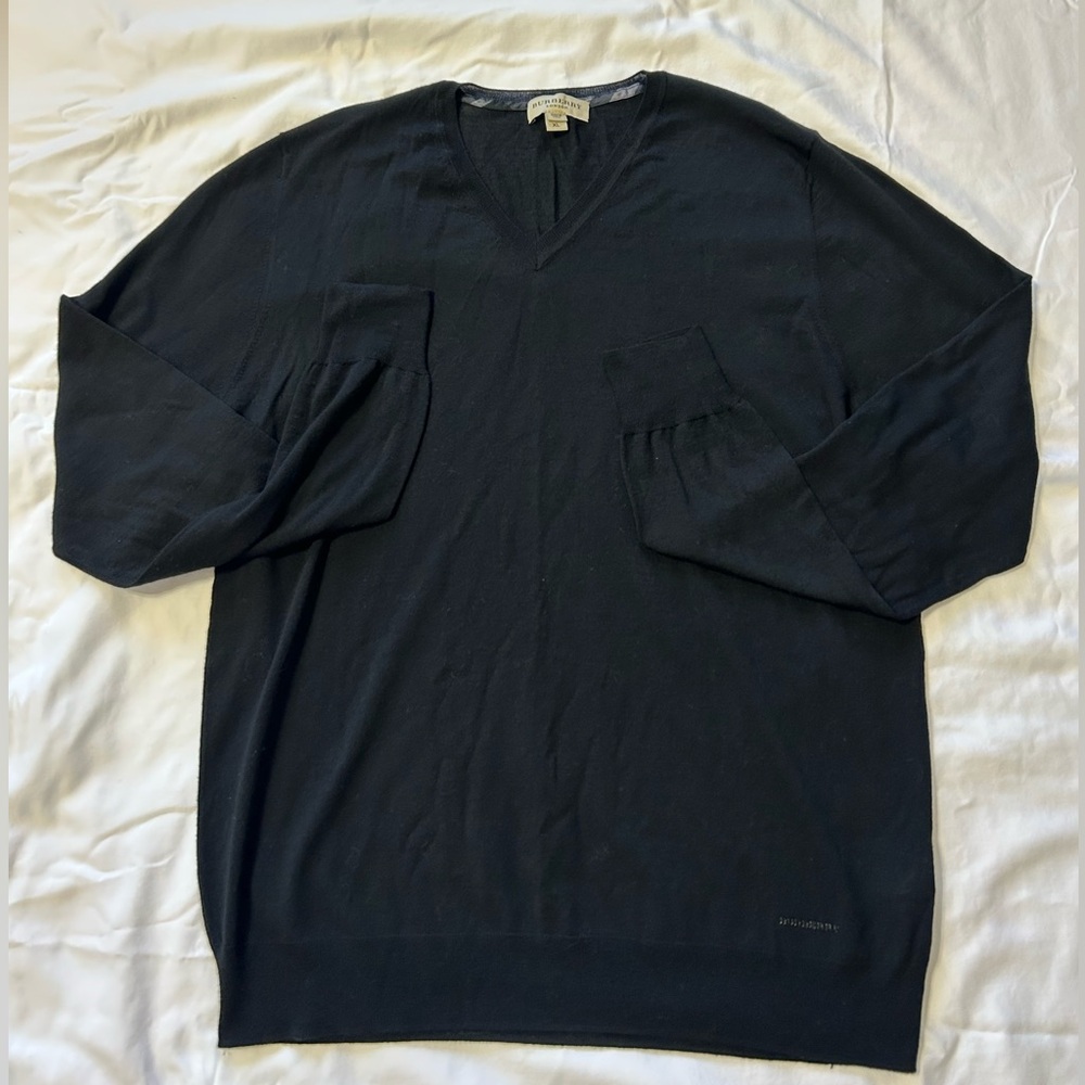 Burberry Authentic V Neck Mens Pullover Sweater size XL